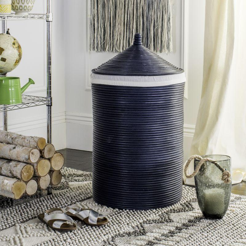 Wellington Laundry Basket - White/Navy - Safavieh