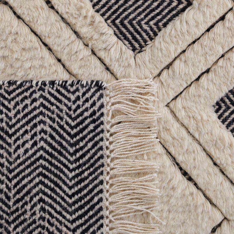 Kenya KNY805 Hand Knotted Area Rug - Ivory/Black - 6'x9' - Safavieh.
