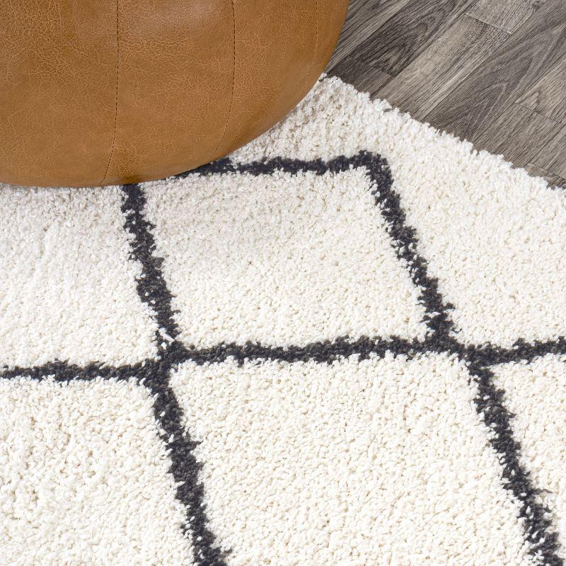 5'x8' Cami Moroccan Style Diamond Shag Area Rug, White - JONATHAN Y