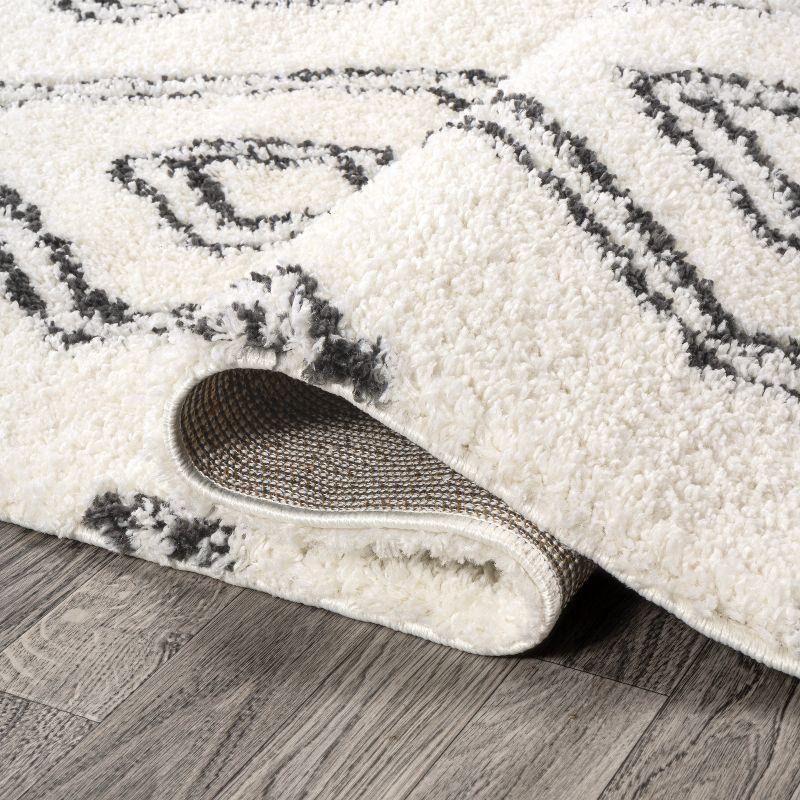 5'x8' Deia Moroccan Style Diamond Shag Area Rug, White/Black - JONATHAN Y