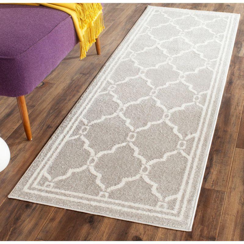 Amherst AMT414 Power Loomed Indoor Runner Rug - Light Grey/Ivory - 2'3"x11' - Safavieh