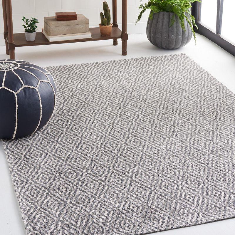 Martha Stewart 484 Cotton Geometric Rug