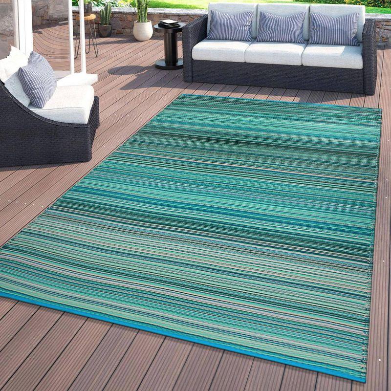 World Rug Gallery Contemporary Stripe Reversible Plastic Indoor and Outdoor Rugs