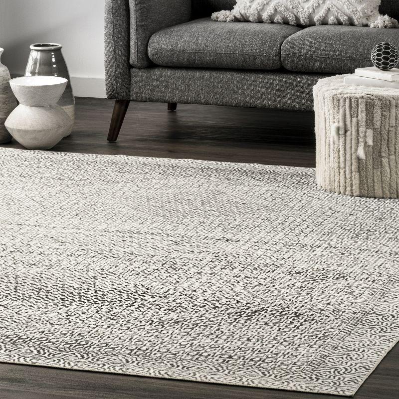 Gray Abstract Synthetic 8' x 10' Easy-Care Area Rug