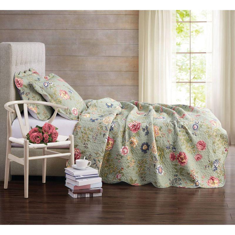 Full Sage Green Cotton Quilt Set with Floral Design