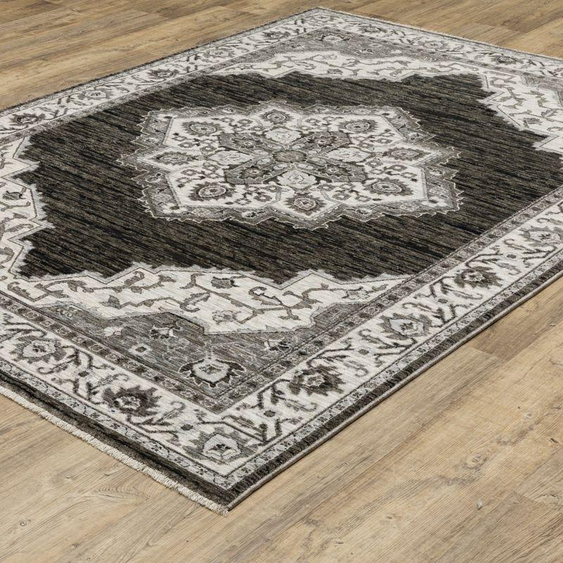 Oriental Weavers Chamberlain CH05C Charcoal/ Ivory Indoor Area Rug - 5'3" x 7'6"