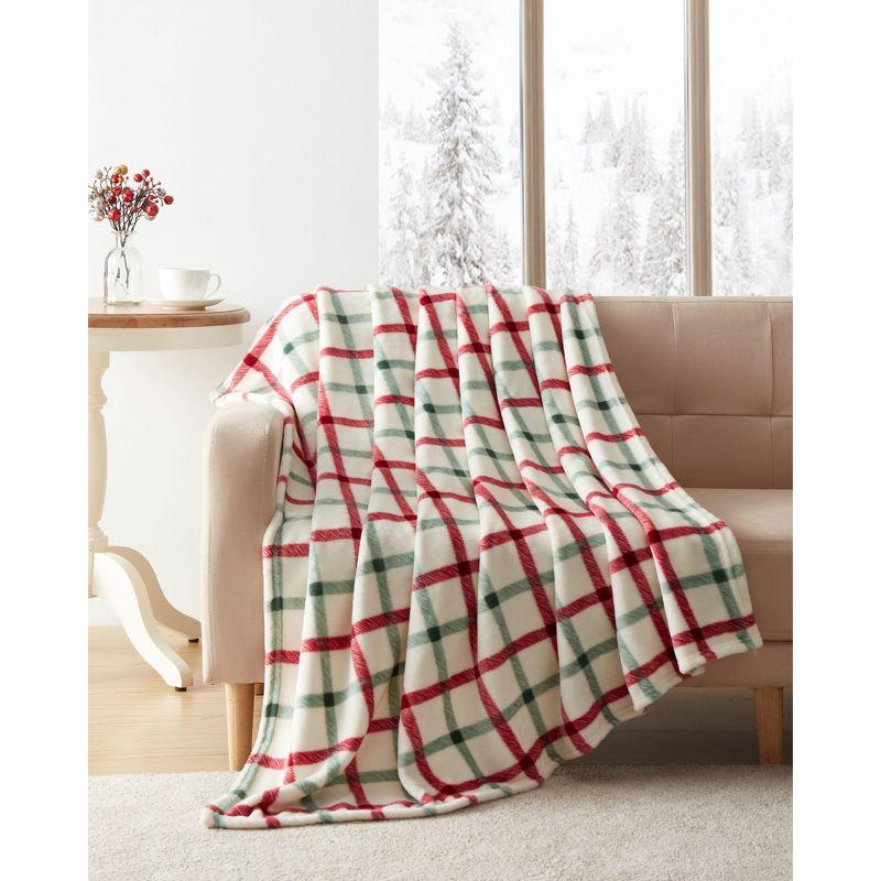 Festive Christmas Plaid Ultra Plush Fleece Throw Blanket