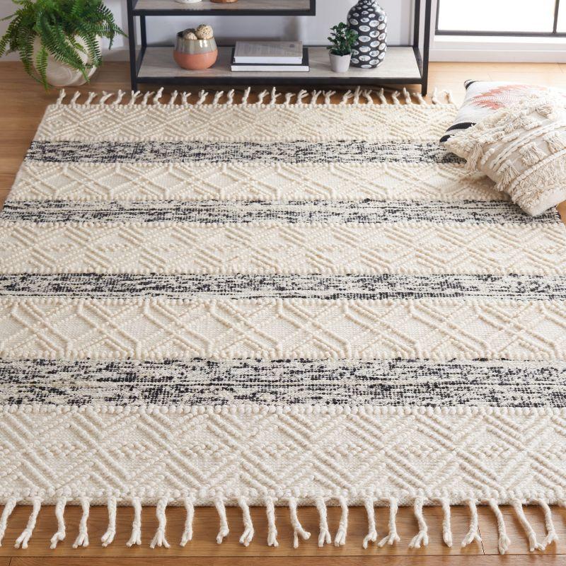 Natura NAT298 Hand Woven Indoor Area Rug - Ivory/Black - 6'x6' - Safavieh