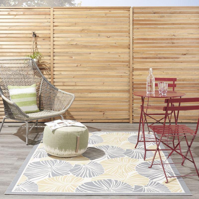 Waverly Sun N' Shade SND87 Indoor/outdoor Area Rug - Grey 4'3" x 6'3"