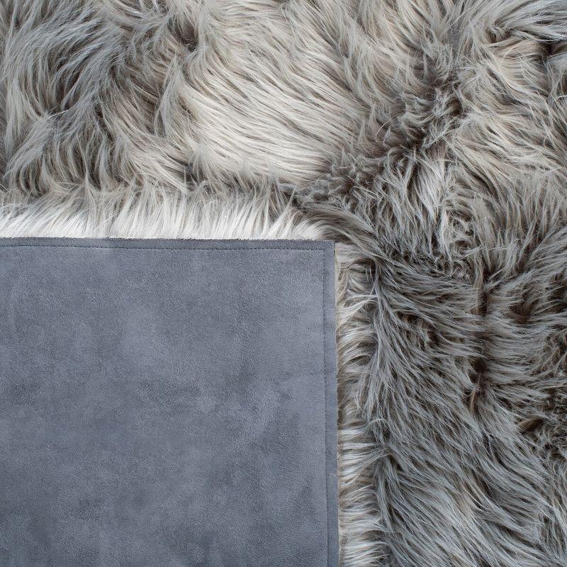 Luxurious Gray Faux Sheepskin 30" Tufted Rug with Cotton Canvas