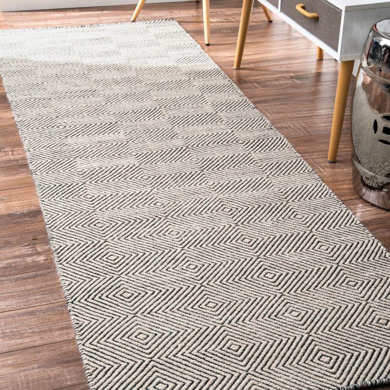 Nuloom Ago Diamond 2x6 Wool Runner Indoor Area Rug for Living Room Bedroom Dining Room Entryway Hallway Kitchen, Ivory
