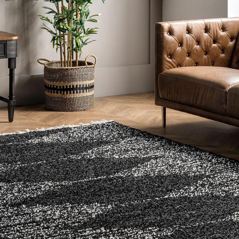 Nuloom Bria Geometric 4x6 Shag Indoor Area Rug for Living Room Bedroom Dining Room Nursery, Black/Ivory