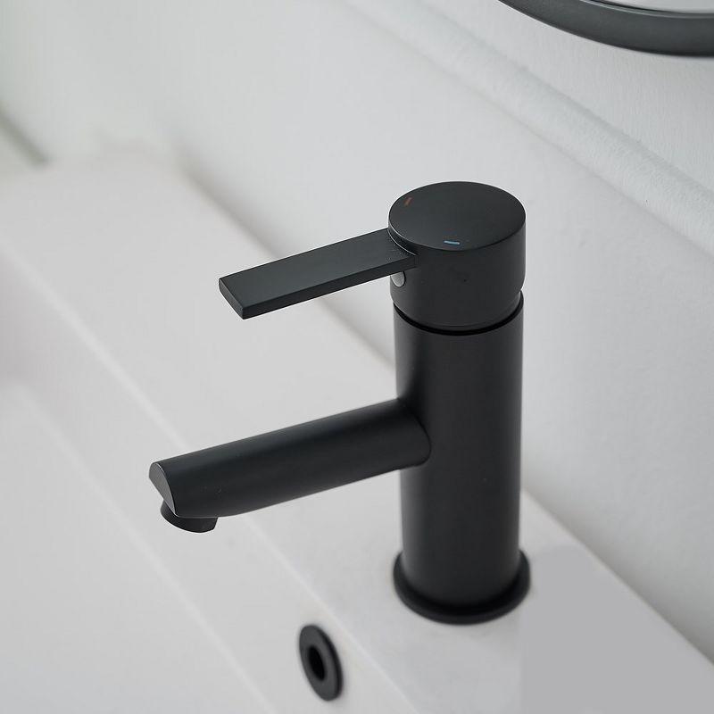 Single-Hole Single-handle Bathroom Faucet with Drain Assembly