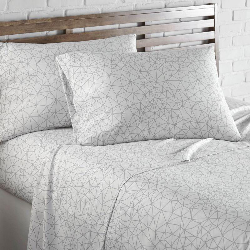 Southshore Fine Living Geometric Maze Easy Care 4PC Microfiber ultra-soft Sheet Set White-Grey Queen