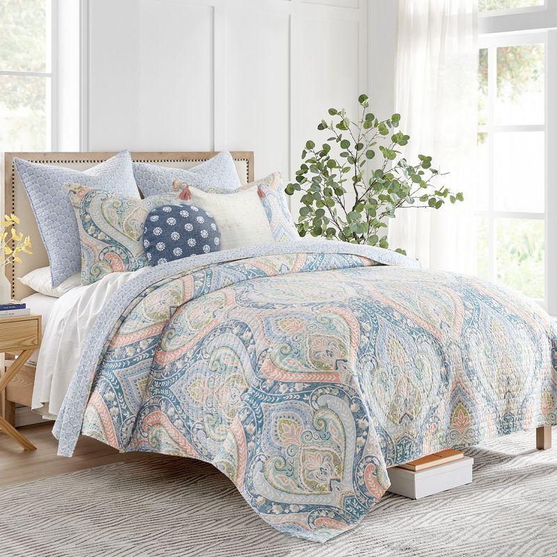 Nadita Full/Queen Reversible Cotton Quilt Set in Pastel Medallion