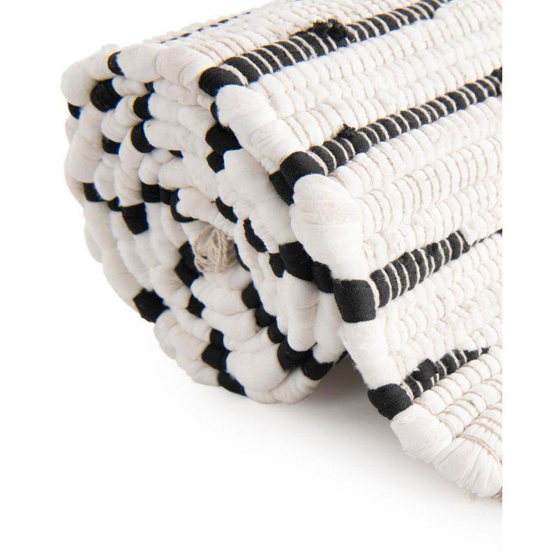 Unique Loom Chindi Cotton Collection Area Rug - Briah (4' 1" x 6' 1" Rectangle White/Black)