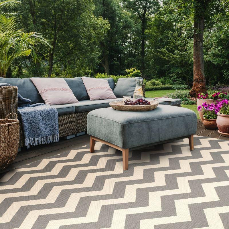 Courtyard CY6245 Power Loomed Indoor and Outdoor Area Rug - Grey/Beige - 7'10"x7'10" - Safavieh