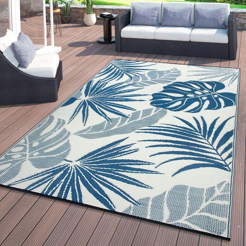 World Rug Gallery Tropical Floral Leaf Reversible Recycled Plastic Outdoor Rugs