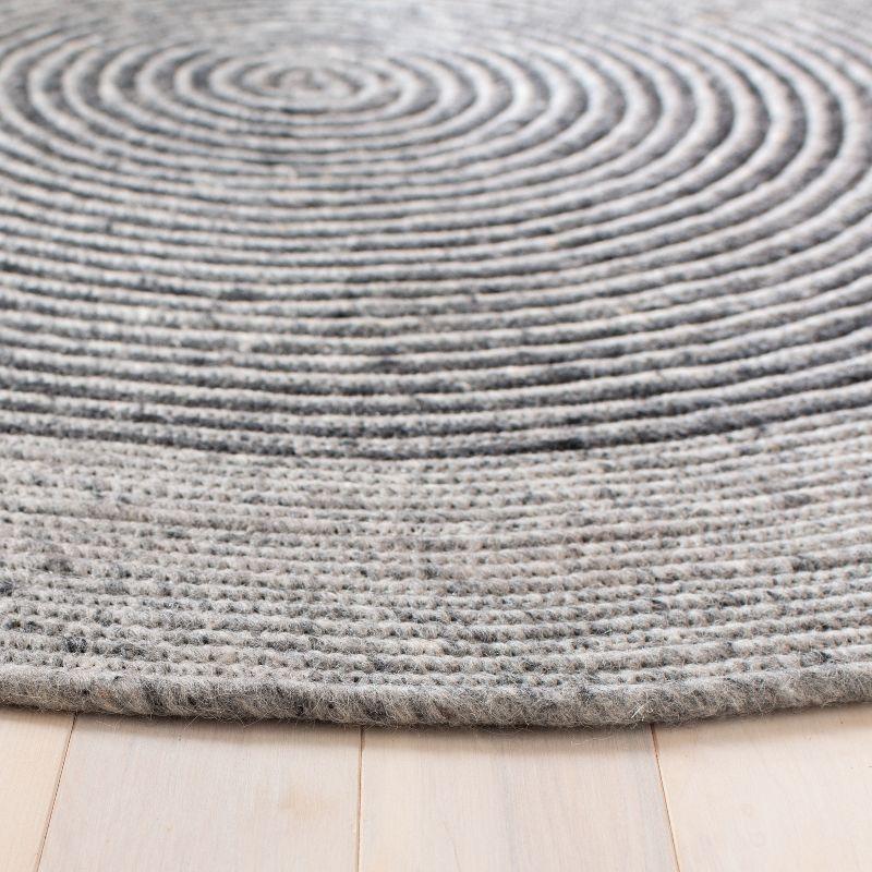 Handwoven Gray Wool 3' Round Braided Reversible Rug