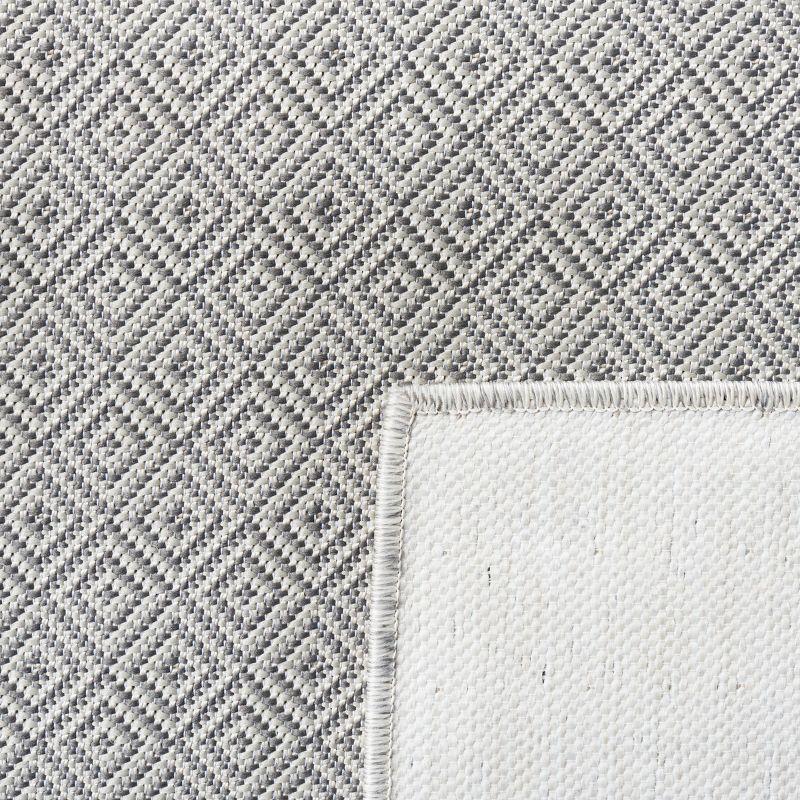 Hampton HTN230 Indoor/Outdoor Machine Made Area Rug - 5'1"x7'6" - Grey - Safavieh