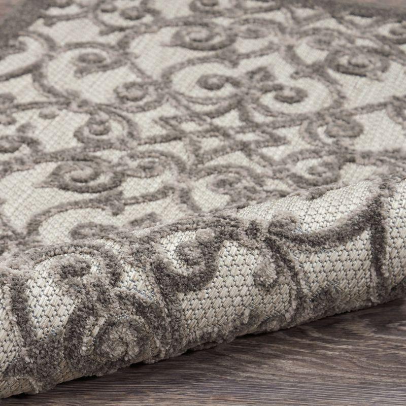 Lark Manor™ Isalia Floral Indoor / Outdoor Rug
