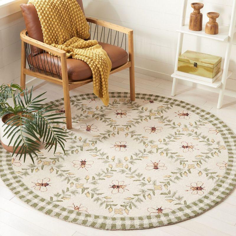 Chelsea HK55 Hand Hooked Accent Rug - Ivory/Green - 3' Round - Safavieh.