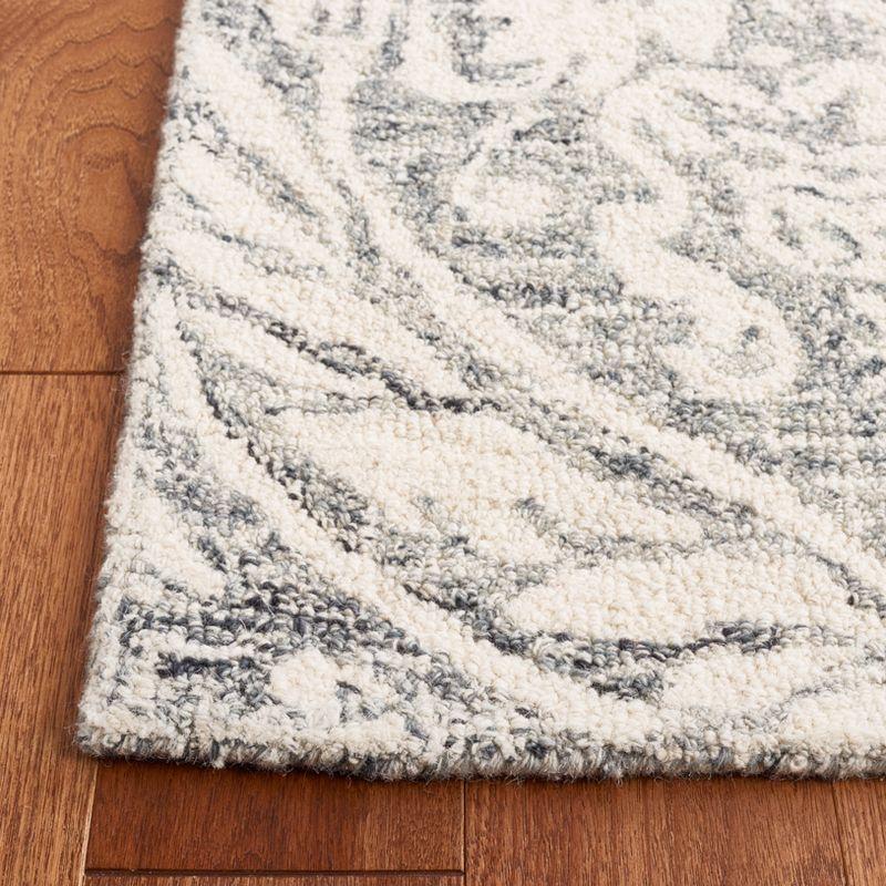 Ivory and Grey Abstract Handmade Wool Area Rug, 5' x 8'