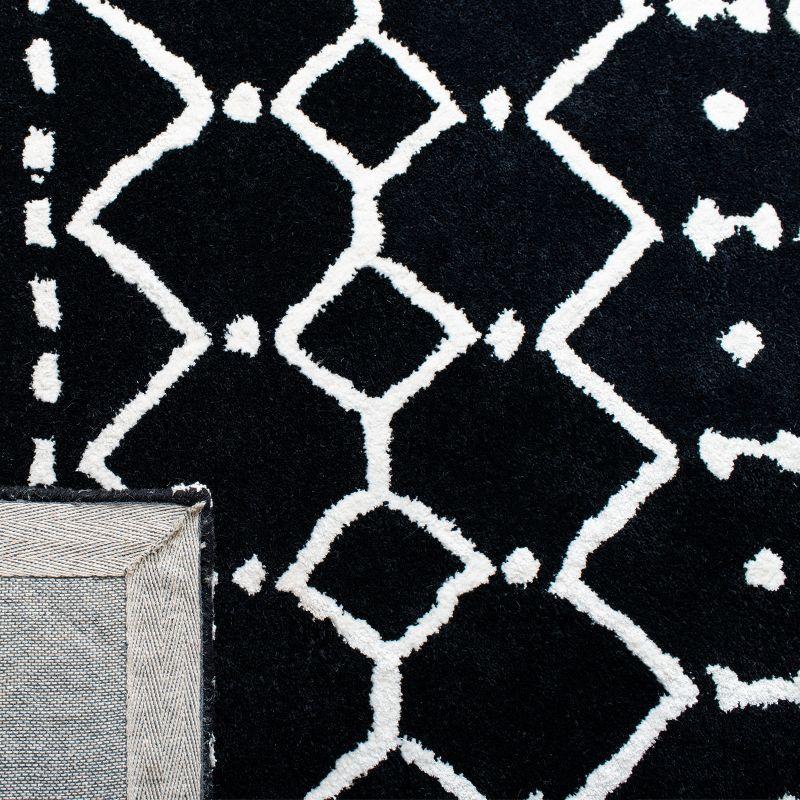 Handmade Black Wool and Viscose Tufted Rectangular Rug 5x8 Feet