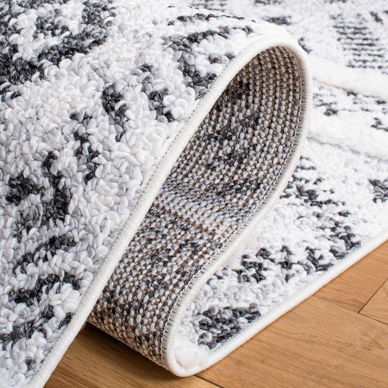 Gray Diamond Shag Round Braided Synthetic Rug