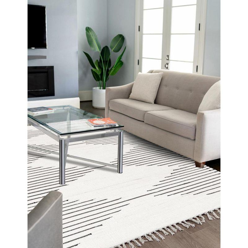 Unique Loom Chindi Cotton Collection Area Rug - Briah (4' 1" x 6' 1" Rectangle White/Black)