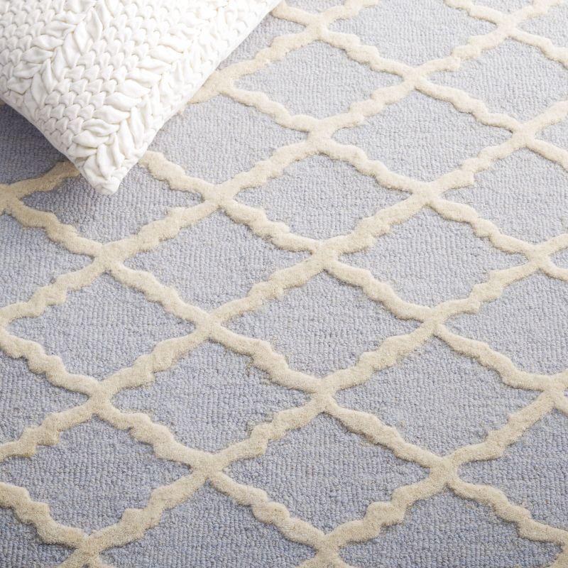 Cambridge CAM137 Tufted Indoor Area Rug - Light Blue/Ivory - 4'x6' - Safavieh