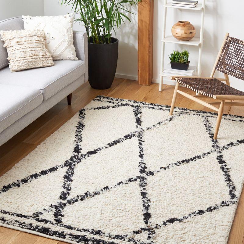 Manhattan 8' x 10' Black and Ivory Wool Shag Rug