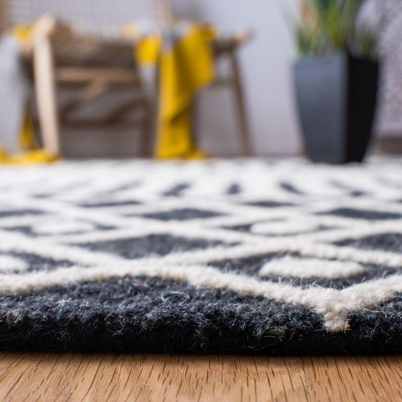 Blossom BLM115 Hand Tufted Area Rug - Black/Ivory - 4'x6' - Safavieh.