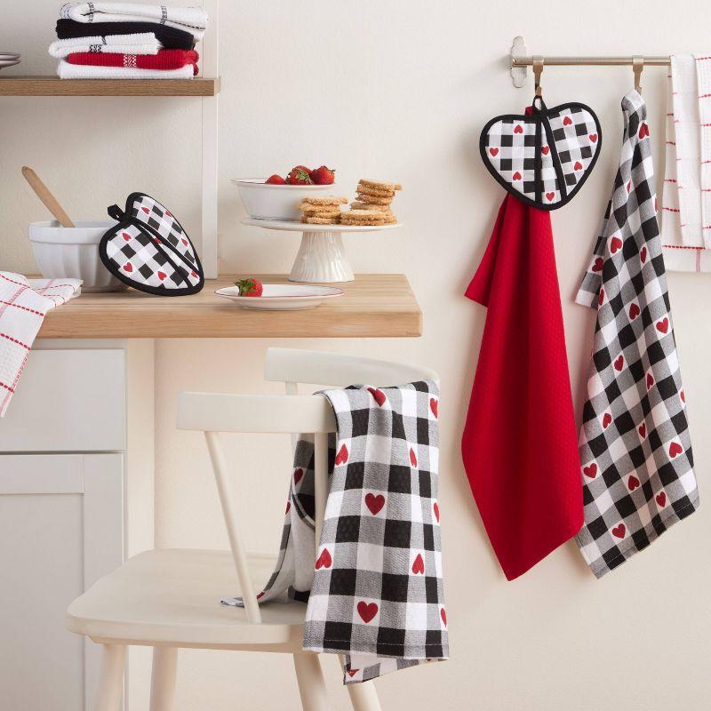 MARTHA STEWART Love Check Gingham Heart Shaped Pot Holder 2-Pack Set, 100% Cotton, Heat Resistant with Flexible Silicone Grip, Valentine’s Day Décor, Black/White/Red, 7”x8.5” (Set of 2)