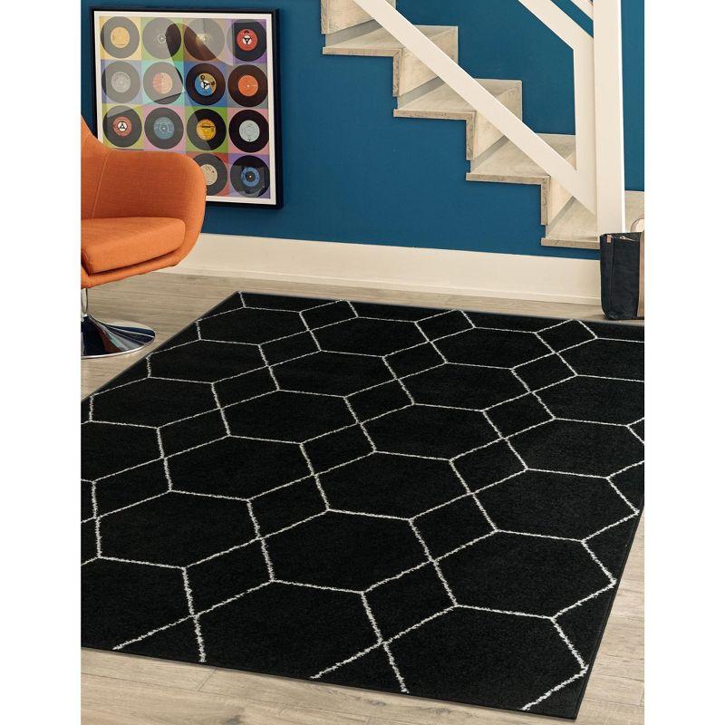 Unique Loom 4' 0 x 6' 0 Trellis Frieze Black Area Rug