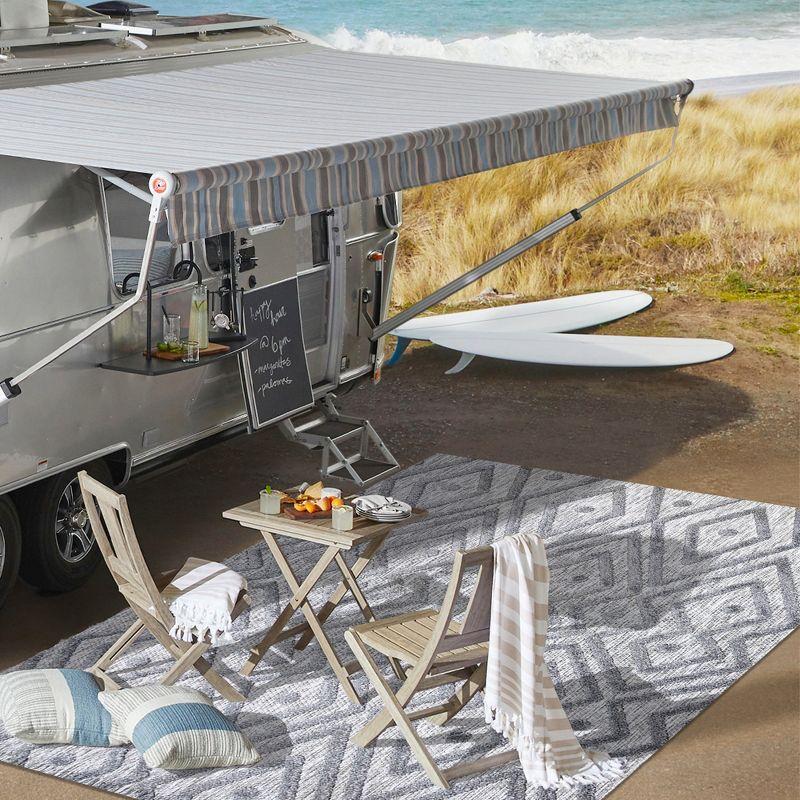 4'x6' Balansat Moroccan Diamond Indoor/Outdoor Area Rug, Dark Gray - JONATHAN Y