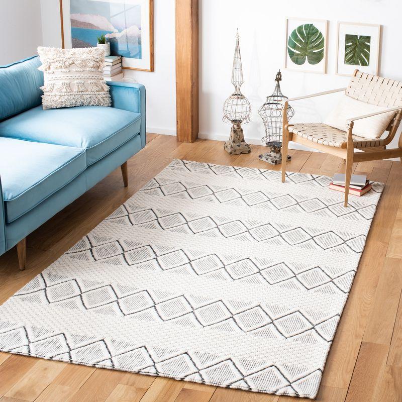 Marbella MRB320 Hand Woven Rugs - Safavieh