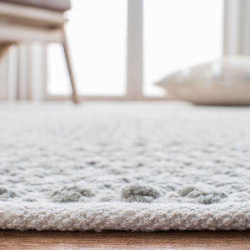 Boston BOS685 Power Loomed Accent Rug - Grey - 2'6"x4' - Safavieh.
