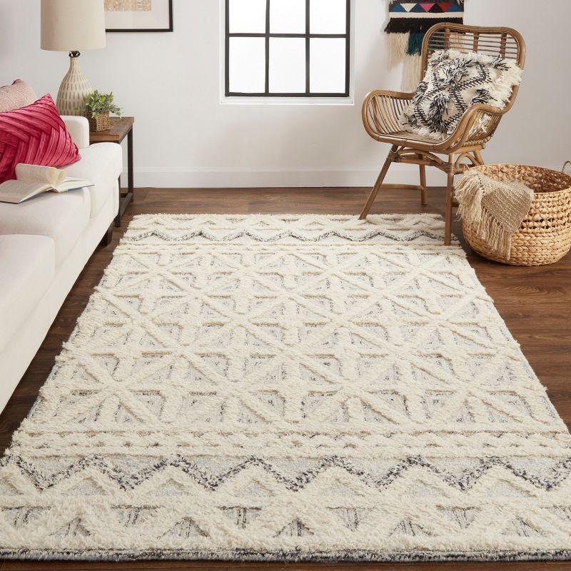 Anica Transitional Geometric Ivory/Black Area Rug