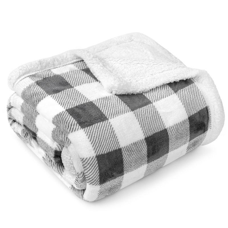 PAVILIA Soft Fleece Blanket Throw for Couch, Lightweight Plush Warm Blankets for Bed Sofa with Jacquard Pattern