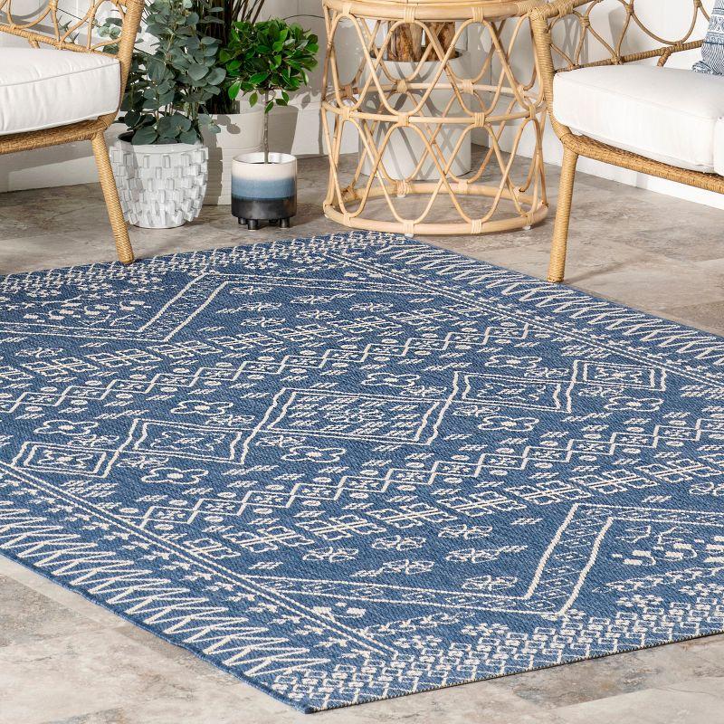 Nuloom Kandace Geometric 4x6 Indoor/Outdoor Area Rug for Living Room Patio Deck Front Porch Kitchen, Blue/Ivory