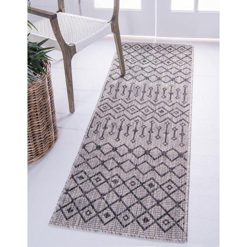 Abstract Gray Synthetic 2' x 6' Outdoor Runner Rug