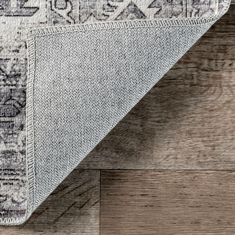 Gray 4' x 6' Distressed Medallion Machine Washable Rug