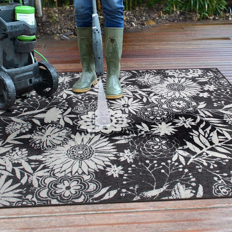 World Rug Gallery Modern Floral Flowers Indoor/Outdoor Area Rug