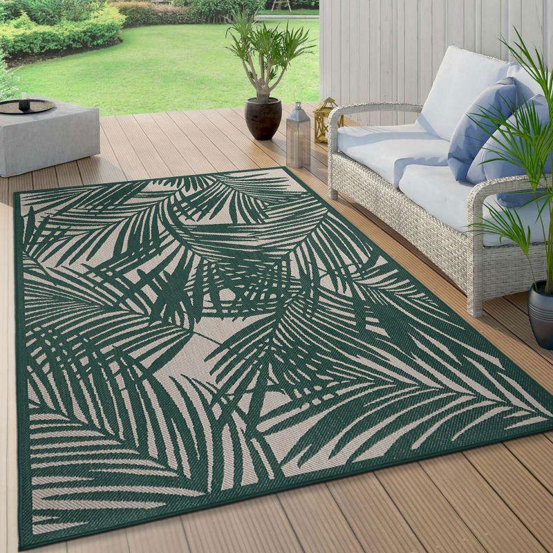 Tropical Green Palm Leaf Easy-Care Indoor/Outdoor Area Rug 5' x 7'