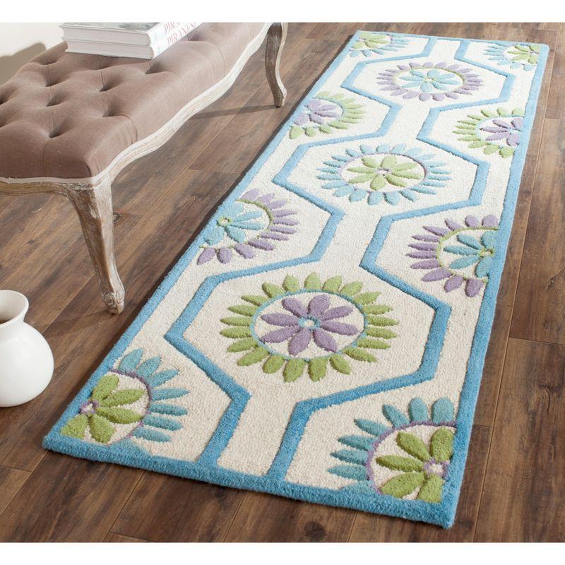 Cambridge CAM716 Hand Tufted Area Rug  - Safavieh