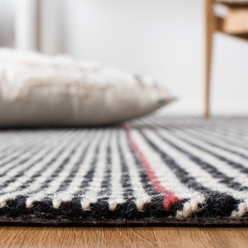 Montauk MTK345 Hand Woven Indoor Area Rug - Ivory/Black - 5'x8' - Safavieh