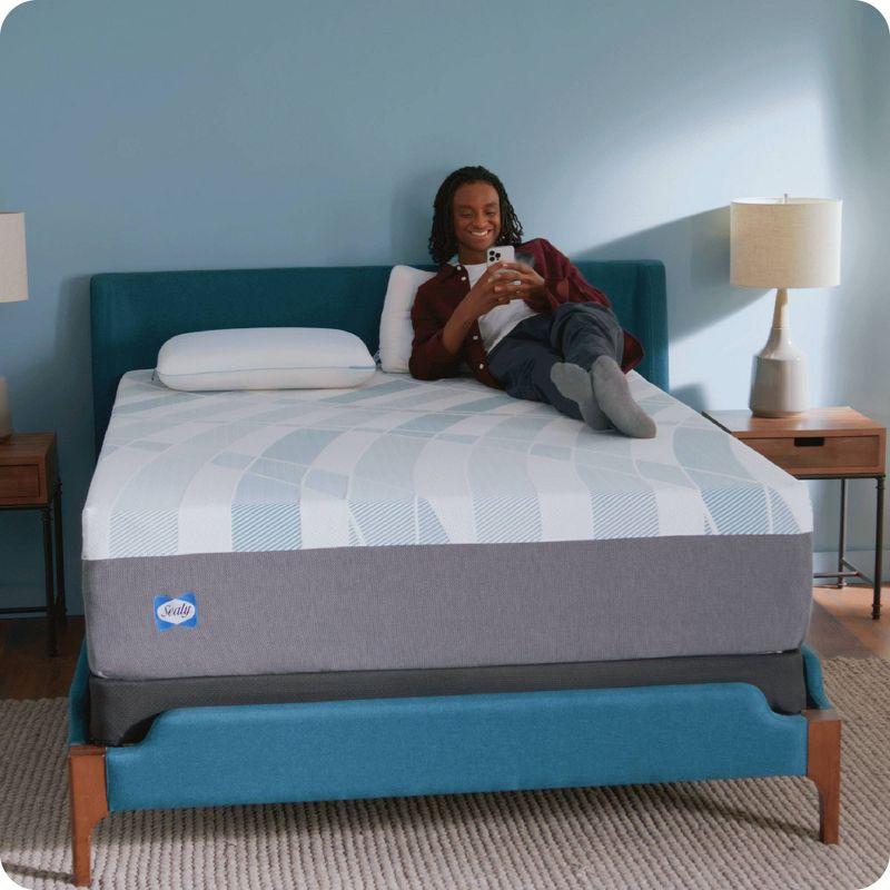 Sealy Dreamlife 14” Plush Hybrid Mattress-in-a-Box