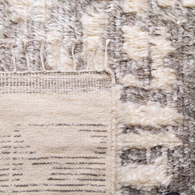 Manhattan MAN469 Hand Knotted Wool-Viscose Blend Area Rug - Ivory/Grey- 8' X 10' - Safavieh.