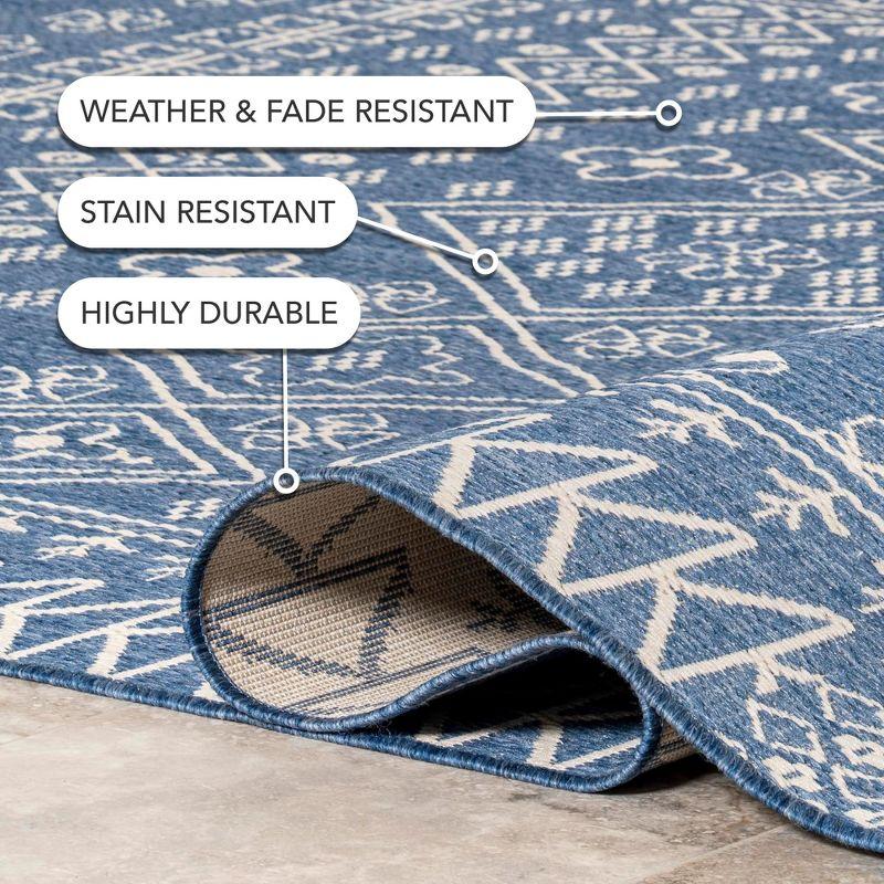 Nuloom Kandace Geometric 4x6 Indoor/Outdoor Area Rug for Living Room Patio Deck Front Porch Kitchen, Blue/Ivory